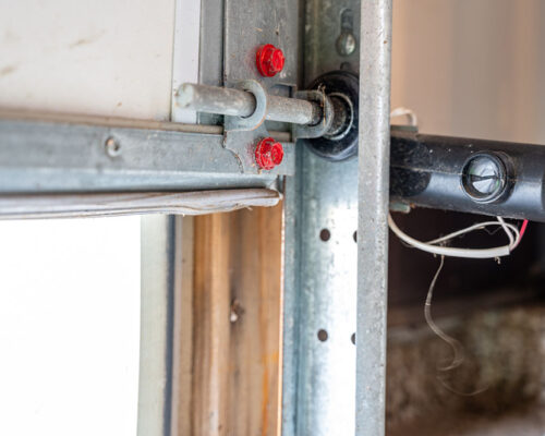 3 Scenarios Where You May Be Able To Fix Your Kansas City Garage Door Yourself